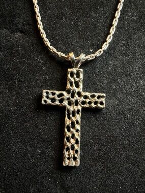 Silver Toned Textured Cross Pendant Necklace - Women or Mens Jewelry